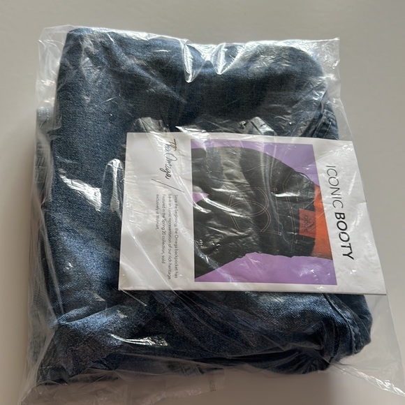 NWT Colorblock V Cut Front +Back Highwaisted Jeans Denim Cher high rise Mom - Picture 7 of 8